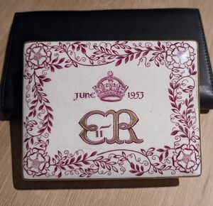 Vintage Gray’s Pottery Queen Elizabeth II Coronation 1953 Porcelain Trinket Box